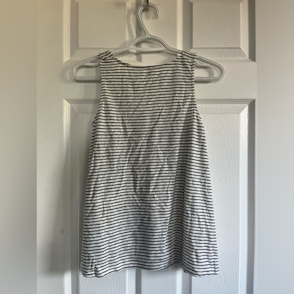 Old Navy tank - Picture 2 of 3